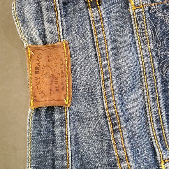 Lucky Brand Sweet N Straight Jeans size 6/28 - Picture 3 of 9